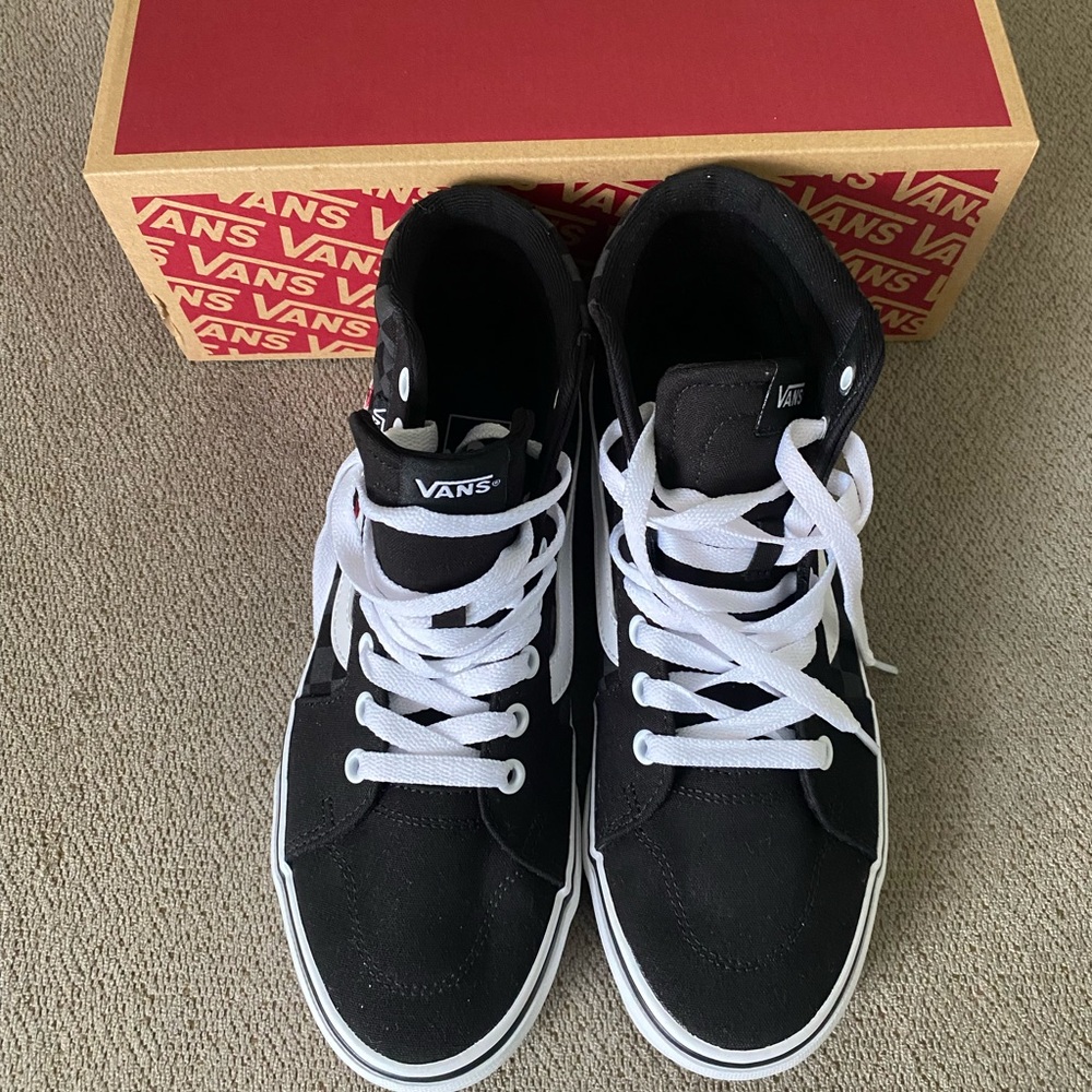 Rose Embroidery Black womens high top vans Size 8.0 - Picture 3 of 11